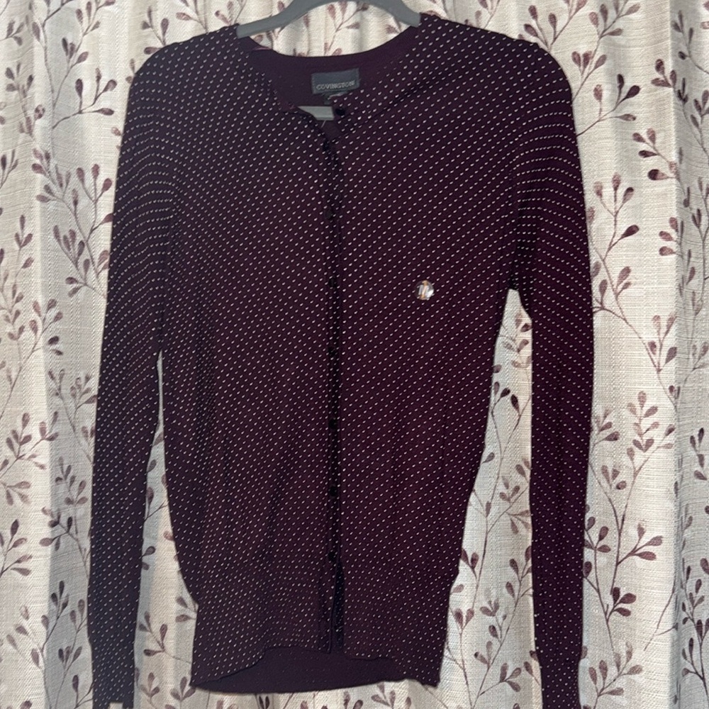 Women’s Covington Button Up Sweater
Size small